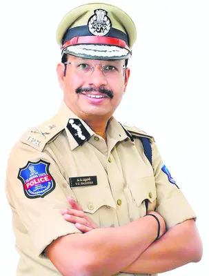 ‘పోస్ట్’ చేసే ముందు ఒక్క క్షణం!
