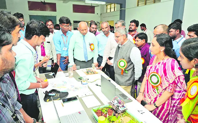 క్విస్లో అంతరిక్ష వారోత్సవాలు ప్రారంభం