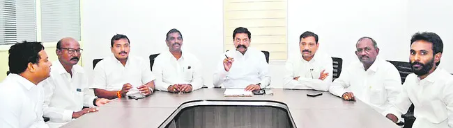 సంతకాల సేకరణ విజయవంతం చేయండి