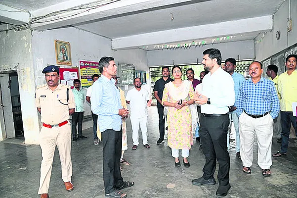 ఓట్ల లెక్కింపు కేంద్రాల పరిశీలన