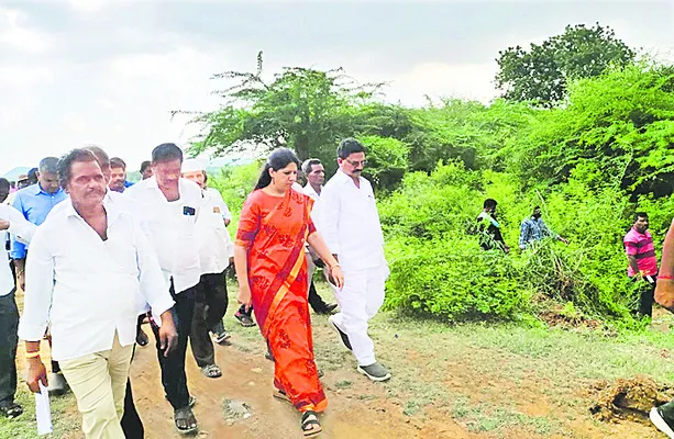 గ్రామాభివృద్ధికి ‘ఉపాధి’ నిధులు వినియోగించండి 