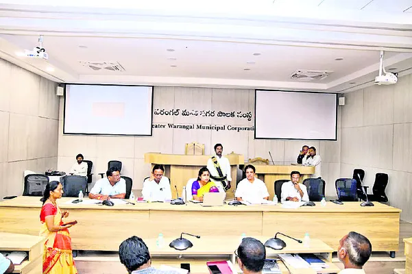 పట్టణ సమాఖ్యకు బల్దియా పెట్రోల్ బంక్