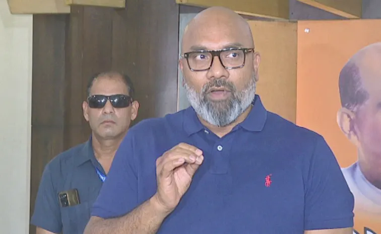 ‘వాగ్దానాలు నెరవేర్చడం చేతకాక.. బీసీలను వాడుకుంటున్నారు’