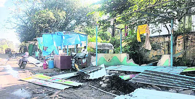 బెల్లంపల్లిలో రోడ్డు విస్తరణ పనులు షురూ