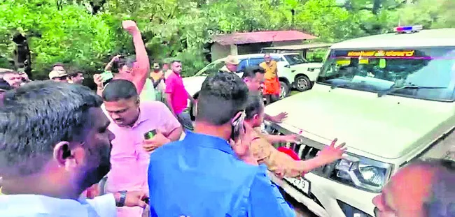 ఏనుగు దాడిలో అన్నదమ్ముల మృతి