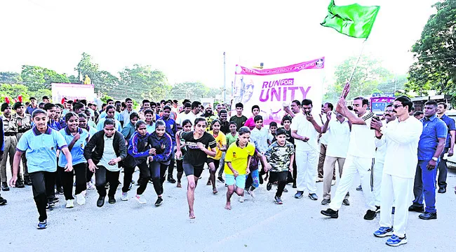 యువతకు ఆదర్శం వల్లభాయ్ పటేల్