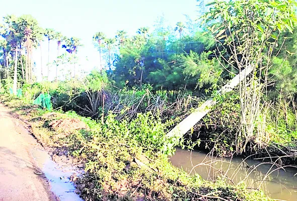 సీతయ్యపేట హైస్కూల్‌కు కరెంటు కష్టాలు 