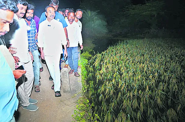 రైతులకు భారీ పరిహారమివ్వాలి