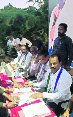 మెడికల్‌ కాలేజీల ప్రైవేటీకరణ దుర్మార్గం 