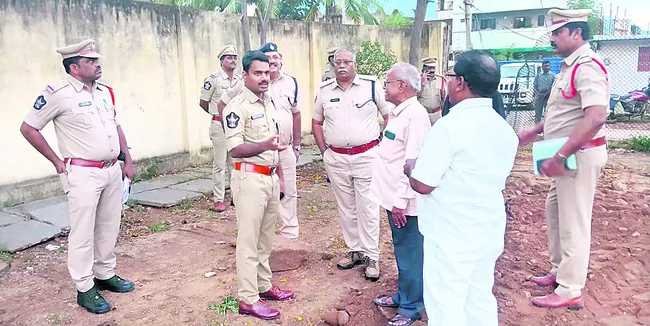 పొలతల, నిత్యపూజకోనకు ప్రత్యేక బస్సులు