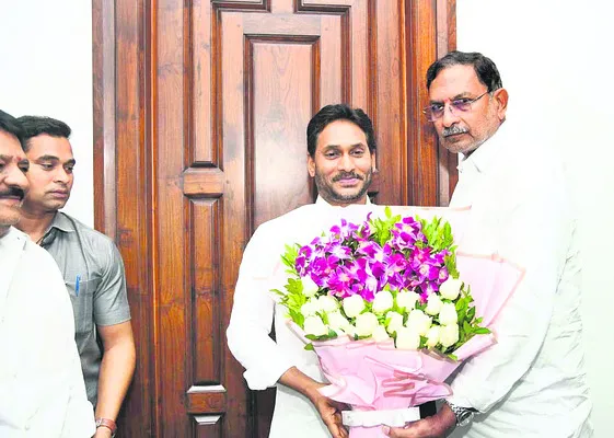 వైఎస్‌ జగన్‌తో  కాటంరెడ్డి భేటీ 
