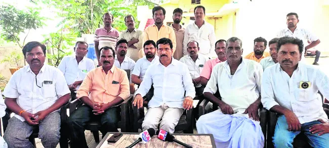 బాధ్యులపై చర్యలు తీసుకోవాలి