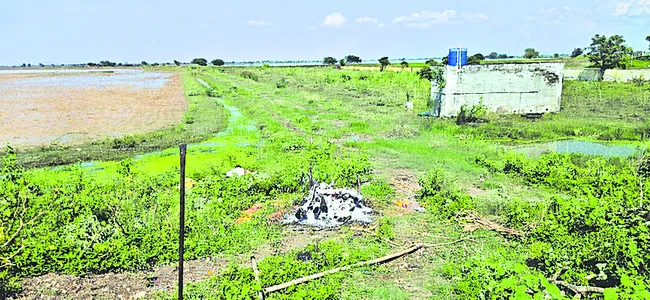 వల్లకాడుకు వెళ్లలేక..