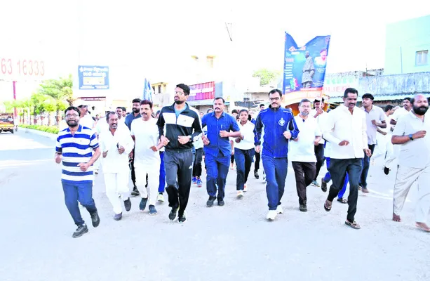 దేశాభివృద్ధిలో భాగస్వాములు కావాలి