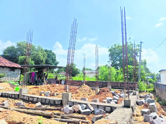 ఇందిరమ్మ ఇళ్లకు ఇసుక కొరత