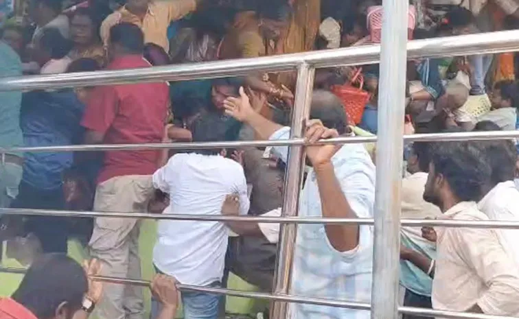 కాశీబుగ్గ తొక్కిసలాట: మృతులు వీరే..