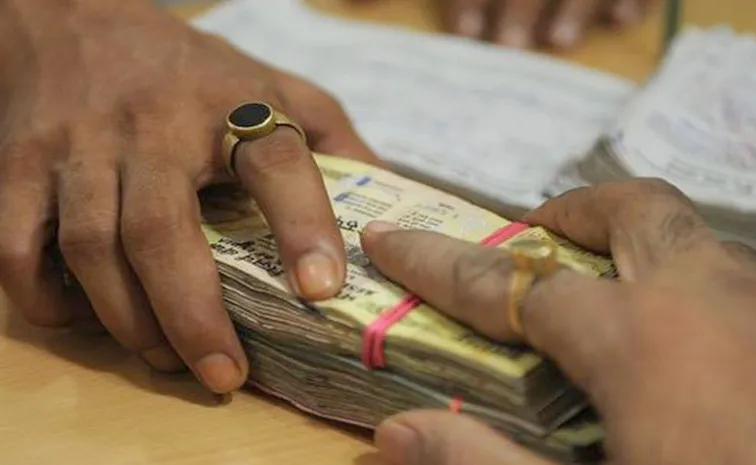 చావులే.. వారికి డబ్బులు పుట్టించే మెషిన్లు!