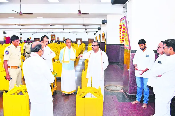 భక్తులకు ఇబ్బందులు కల్గకుండా చూడాలి