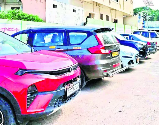  ఆనందంగా చుట్టొద్దాం!