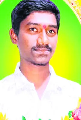 బైక్‌ను ఢీకొట్టిన కారు.. యువకుడి దుర్మరణం