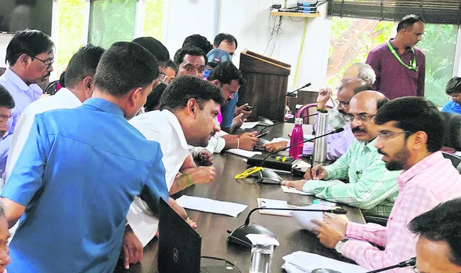 నేడు కలెక్టరేట్‌లో ‘పరిష్కార వేదిక’ 