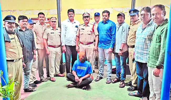 అన్నను హత్య చేసిన తమ్ముడి అరెస్ట్‌ 