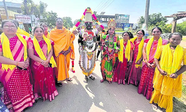 కన్యకాపరమేశ్వరికి పూజలు