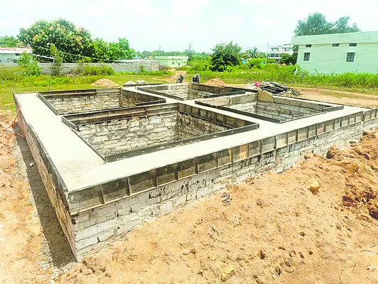 ఇంటి నిర్మాణంతో ఉపాధి 