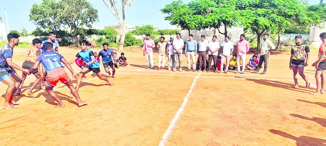 క్రీడల్లో సత్తా చాటాలి : డీవైఎస్‌ఓ 