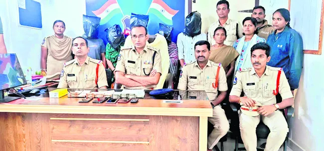 నకిలీ బంగారం ముఠా అరెస్ట్‌