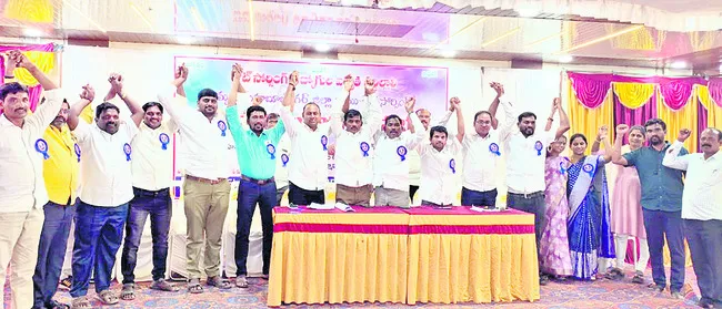 ఔట్‌ సోర్సింగ్‌ కార్పొరేషన్‌ ఏర్పాటు చేయాలి 