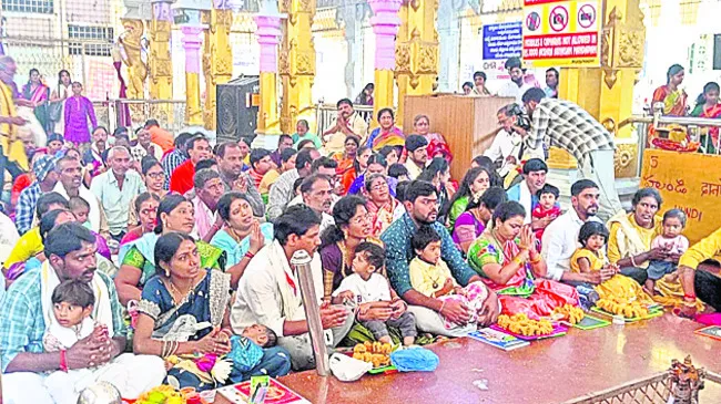 సరస్వతి ఆలయంలో  కార్తిక సందడి