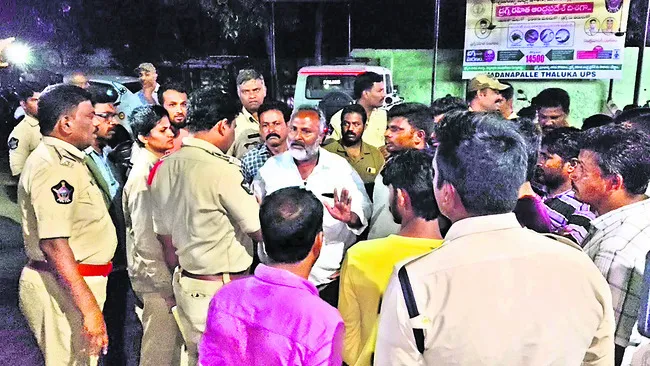 గిరిజన కుటుంబంపై బీజేపీ నాయకుడు దాడి 