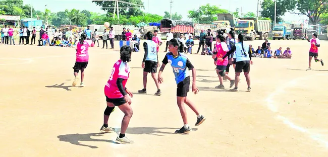 హ్యాండ్‌బాల్‌ టోర్నీ విజేత వరంగల్‌, ఆదిలాబాద్‌ 