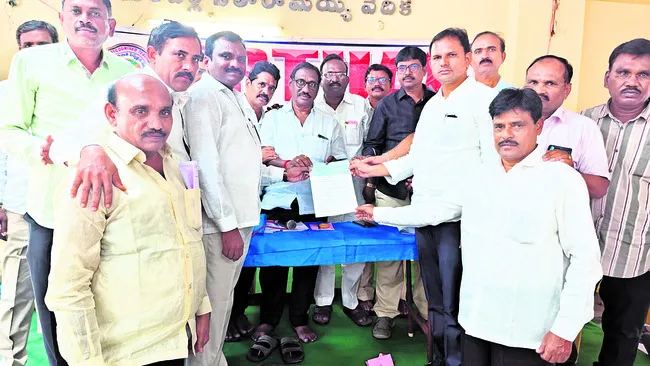 నేడు కలెక్టరేట్‌లో ప్రజా వినతుల స్వీకరణ 