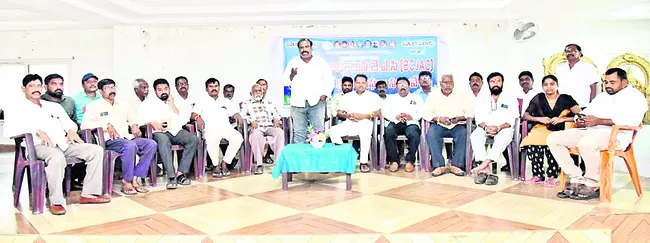 రిజర్వేషన్ల కల్పనకు రాజ్యాంగ సవరణ చేయాలి