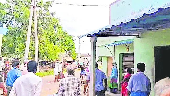 సోషల్‌ మీడియాలో  బండ్లమూడి వీడియో హల్చల్‌ 