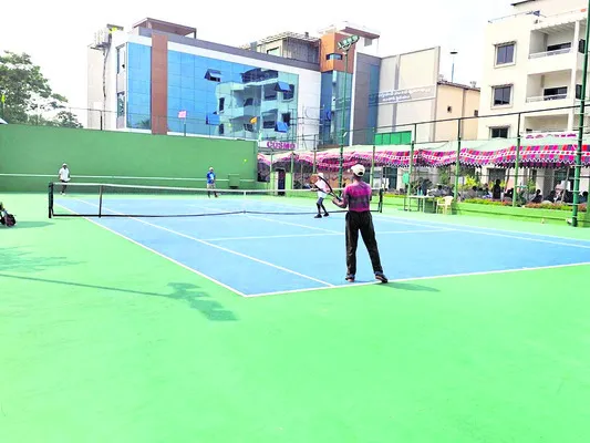 ఉత్సాహంగా టెన్నిస్‌ పోటీలు  
