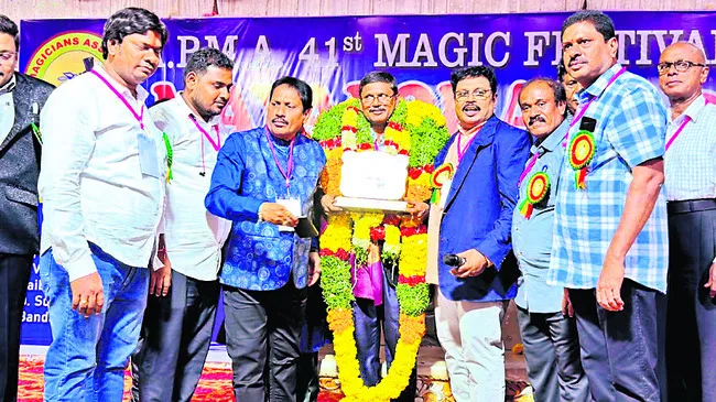 ఇంద్రజాల పోటీల్లో అబ్బురపరిచిన ప్రదర్శనలు 