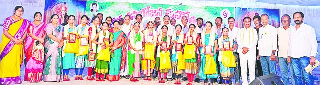 ఘనంగా కార్తీక వనభోజనాలు 