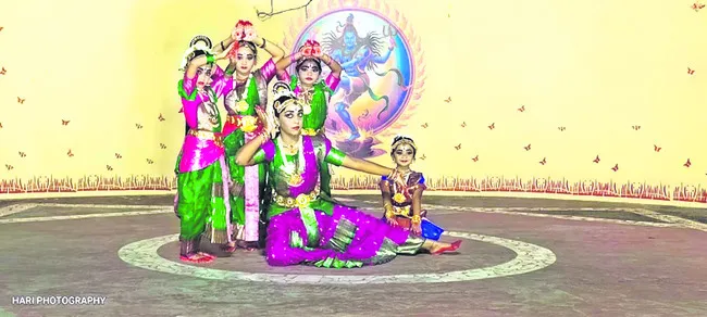 ఆకట్టుకున్న కూచిపూడి నృత్య ప్రదర్శన 