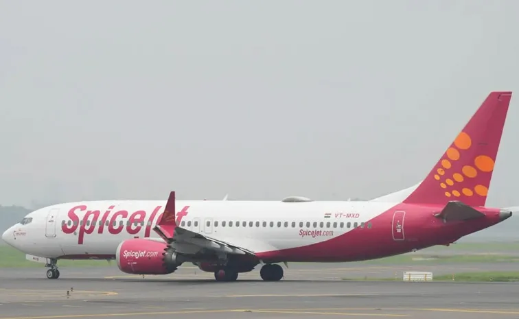 SpiceJet flight emergency landing at Kolkata airport