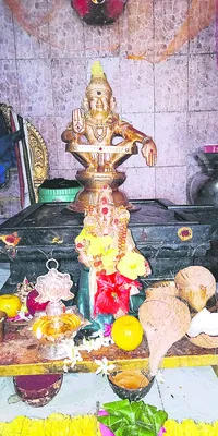 కొండలనెక్కి.. స్వామిని మొక్కి