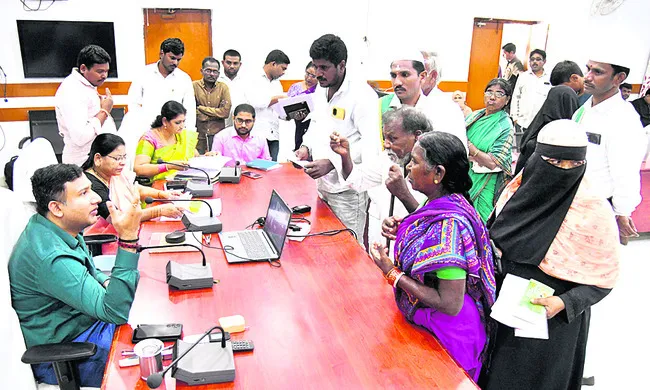 అర్జీల వెల్లువ