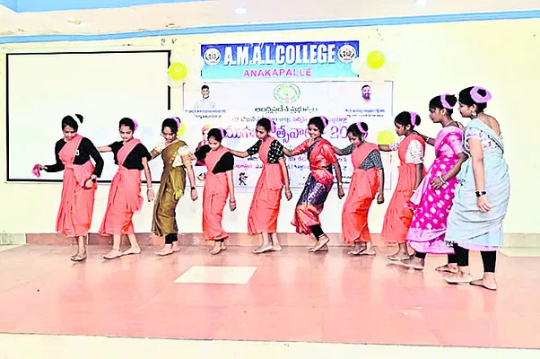 యువతకు ఆదర్శనీయం స్వామీ వివేకానంద సందేశం 