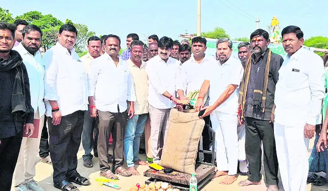 దళారులను నమ్మి మోసపోవద్దు 