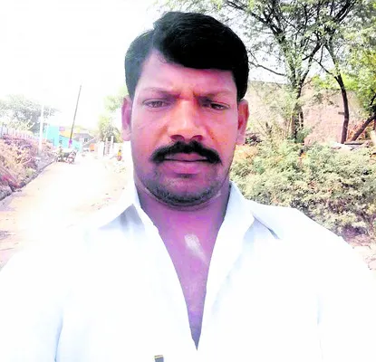 స్కూటర్‌ అదుపుతప్పి .. 