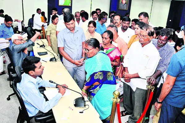 పారదర్శకంగా పరిష్కారం