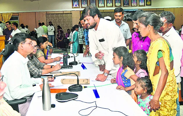 అర్జీల పరిష్కారానికి సత్వర చర్యలు 