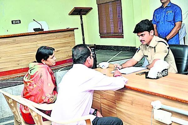 ఎస్పీ గ్రీవెన్సుకు 53 ఫిర్యాదులు 